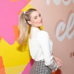 Arielle Vandenberg Instagram - I went full Barbie mode yesterday. 😂 It was such an honor to interview my friend @tracyandersonmethod for CleanCon! 🌸