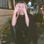 Arielle Vandenberg Instagram - Having a mental breakdown over all the clothes in my closet at the moment. So I’m posting an outfit I loved to make me feel better. 🥹