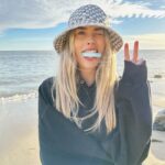 Arielle Vandenberg Instagram - So so soooo grateful for this community! My insta fam and my Rel fam truly so grateful. Thank you so much for being here! I really love you all. I wish we could all have a HUGE Thanksgiving dinner together! ❤️