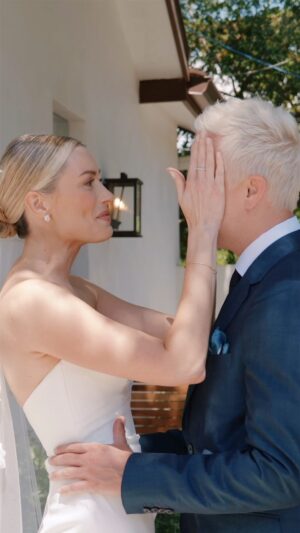 Arielle Vandenberg Instagram - Our first look! 🥹🫶🏻🥰

🎥: @whiteinrevery