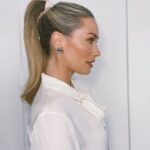 Arielle Vandenberg Instagram - Let’s hear a round of applause for the pony! 👏🏼 👏🏼