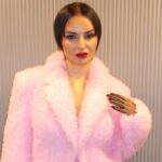 Arisa Instagram - Ciò che mi rende orgogliosa non è femminismo, non è l’arroganza di sentirsi superiore nè il vittimismo di sentirsi inferiore. Non è rancore, non è rabbia. È solo amore che alimenta la speranza che riusciremo a rendere il mondo un posto migliore. Crediamo sempre in noi stesse. Stiamo unite. @figcfemminile #grazie L’ultima foto non c’azzeccava tanto ma l’ho messa perché con quel vestito mi sono piaciuta troppo 😂