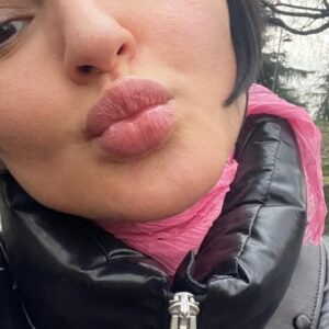 Arisa Instagram - Che bella parola “autenticità” 
Solo per un “ciao..”
A domani, su @rai1official 
@thevoice_italy