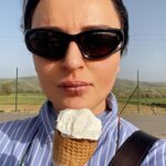 Arisa Instagram - Cari amici di #Sessaurunca, tutti i Km che ho percorso per venirvi a trovare ne sono valsi la pena. Mi avete dato tanto affetto e tanto coraggio. Siete bellissimi! Vi auguro tante cose belle ❤️ #chbbllezz 🧩