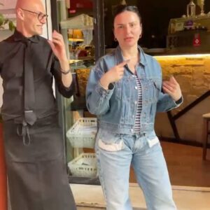 Arisa Instagram - Pose passetti e baci, tanti. L’ultimo è solo per voi.
#grazie
#baciamistupido