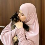 Arishfa Khan Instagram – Kis kisko billiyon se bahut zyada mohabbat hai?🥺🫀❤️