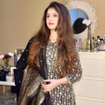 Arishfa Khan Instagram – वक़्त को अपना बनाने में, वक़्त लगता हा।🖤