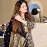 Arishfa Khan Instagram – वक़्त को अपना बनाने में, वक़्त लगता हा।🖤