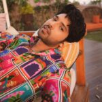 Armaan Malik Instagram – chasing sunsets 🌅 

shirt @rafu.d
pants @fearnomangear
photos @kartikkher / @xo.visuals 
styling @malvika_tater, asst. @vrutiiiiiiii