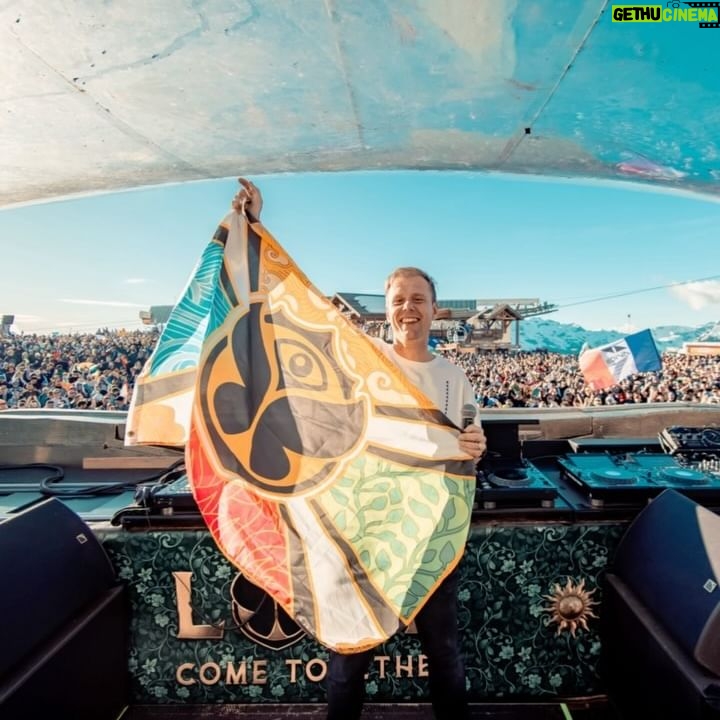 Armin van Buuren Instagram - Swipe 👉 for some moments from my Crystal Garden set at @tomorrowlandwinter ❄️ The mountains created some incredible views and the crowd was on 🔥 You can relive my set on my YouTube channel!