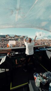 Armin van Buuren Instagram - Incredible energy with @arminvanbuuren at the Crystal Garden stage.