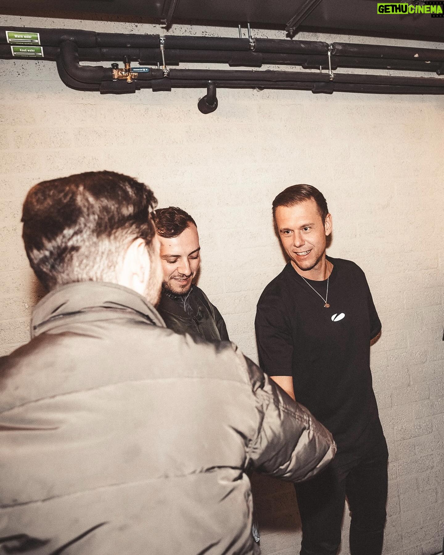 Armin van Buuren Instagram - This year, we added some cool items to the merchandise , like this necklace! I wore it during the event, and I think it’s a great addition to your collection. Make sure to grab one while you still can, and let me know which merch items you’re rocking.