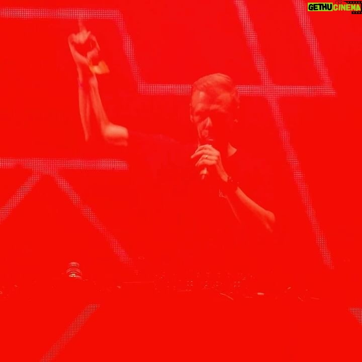 Armin van Buuren Instagram - Iβm still on cloud nine from my Ultra Miami set π₯ Just had so much fun testing brand new music, and seeing the crowd go crazy to it never gets old! You can now relive the highlights of my set on all music platforms π