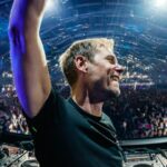 Armin van Buuren Instagram - So excited to be back at @tomorrowlandwinter next week 🔥 Enjoy some clips of my set from 2022! Will be playing the Crystal Garden stage on Tuesday March 19 and I’ll close the mainstage the day after 👊 Can’t wait, it’s going to be a crazy week!