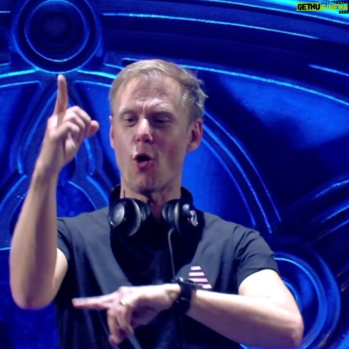 Armin van Buuren Instagram - So excited to be back at @tomorrowlandwinter next week 🔥 Enjoy some clips of my set from 2022! Will be playing the Crystal Garden stage on Tuesday March 19 and I’ll close the mainstage the day after 👊 Can’t wait, it’s going to be a crazy week!