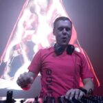 Armin van Buuren Instagram – The fourth collaboration between me and @vinivicimusic ‘When We Come Alive’ is an homage to the dance floor and the excitement you get when you step foot on it 🔥 I played it a lot in my recent sets, it just always gets the crowd going! #breathein