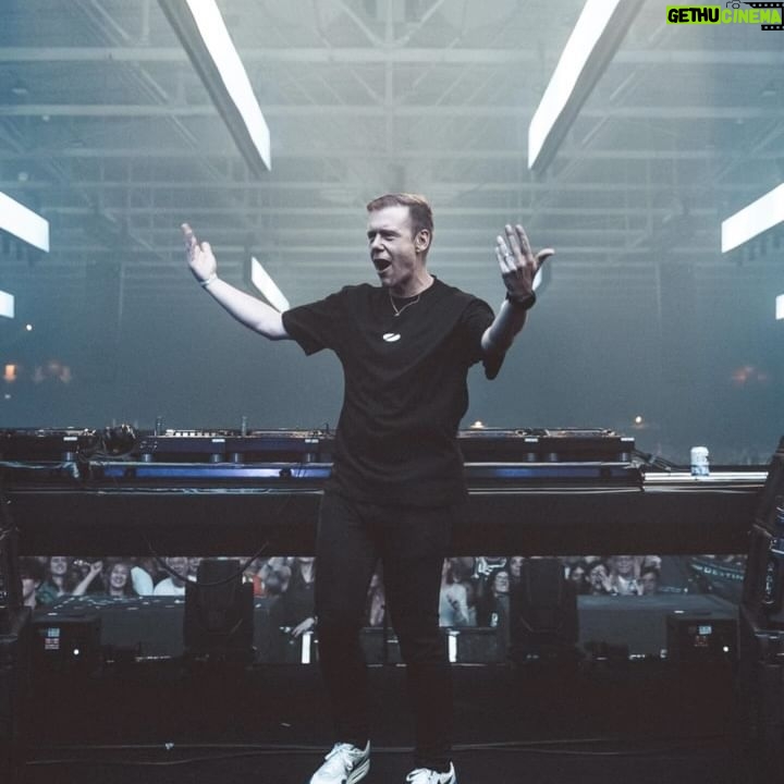 Armin van Buuren Instagram - Thank you Rotterdam 🔥Words cannot describe the feeling of bringing DESTINATION to life. Looking back on these past two days it fills me with joy, seeing so many happy faces around me having an incredible time🙏 I’m grateful for each and every one of you that came to party with me in our new home. I can’t wait to do it all over again next year 👊 I’ll be uploading my sets in the coming days, so keep an eye out for when they’re live 👀