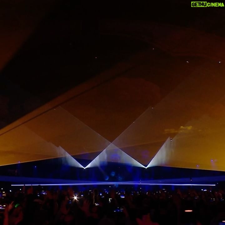 Armin van Buuren Instagram - Swipe 👉 to relive some memories from my closing set at @tomorrowlandwinter last week 🔥 Felt great to be back in the French Alps for this one 👊 You can now relive my mainstage set over on my YouTube channel!