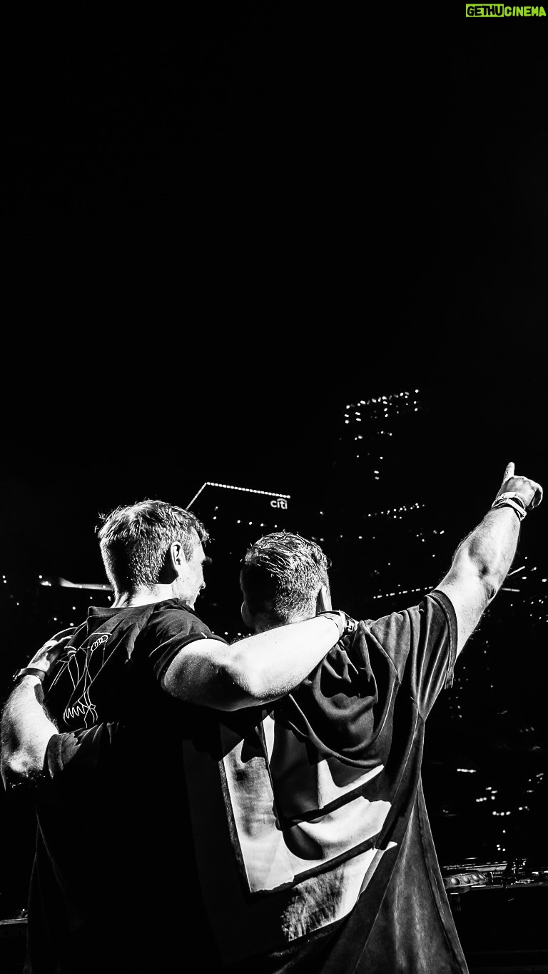 Armin van Buuren Instagram - That was crazy! Thanks for inviting me on stage @hardwell to play our new collab together at @ultra Miami 🔥 A moment to never forget!