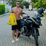 Arthur Picoli Instagram - Se liga família, tô passando aqui de entregador do Zé Delivery pra contar pra vocês que hoje quem vai tomar conta do Twitter do Zé sou EU! Fala comigo bebê! Quer cupom? Me pede lá! Então bora que hoje é noite de eliminação e a gente pode trocar muitas ideias sobre o #BBB23. Espero vocês lá! Partiu! #Publi #ZéNoBBB #BebaComModeração -App proibido para menores-