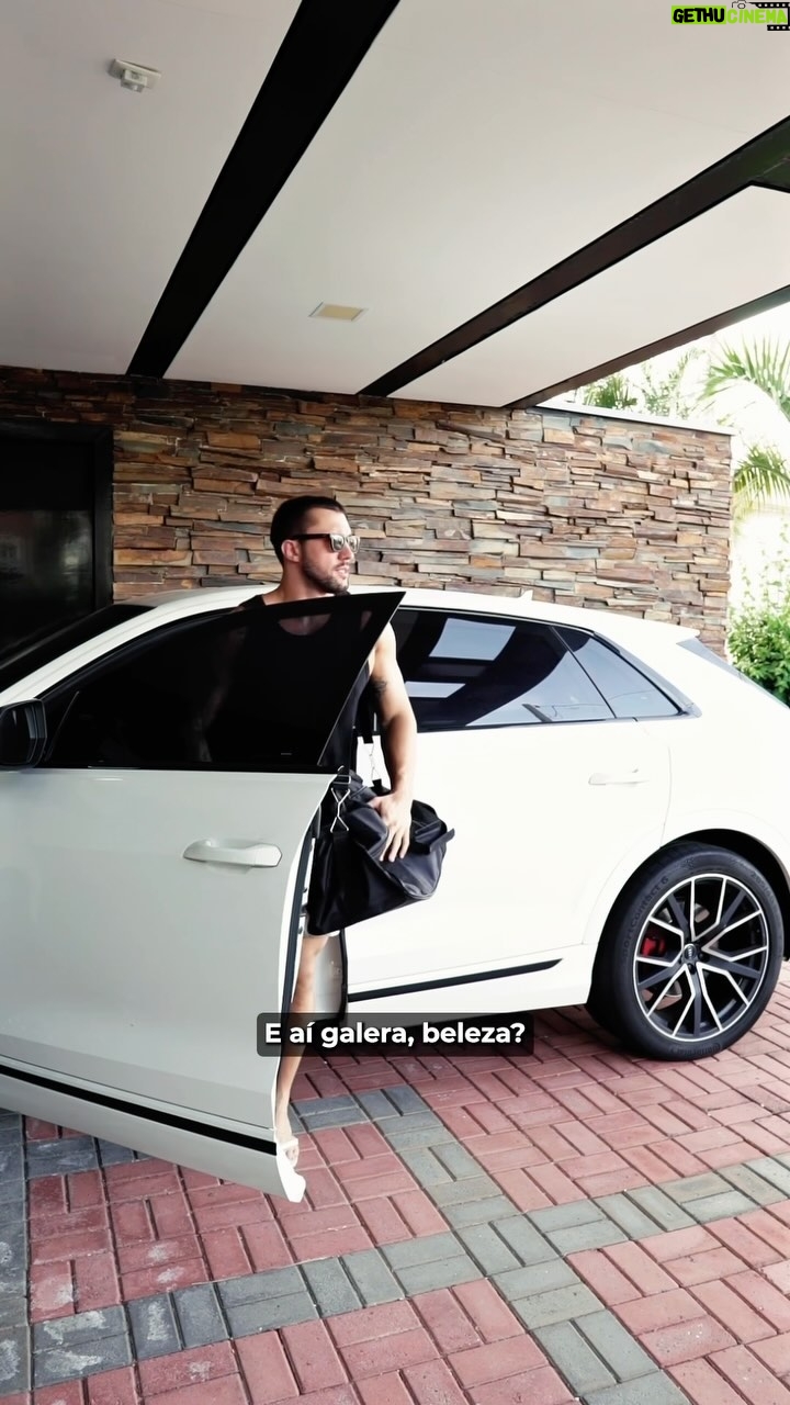 Arthur Picoli Instagram - Tenho certeza que você, assim como eu, tem aquela companheira que nunca te abandona, e a minha, tá comigo desde bem antes do BBB, quando eu ia pra faculdade, trabalho, nos treinos puxados, e até mesmo naquele transporte lotado, enfim, sempre ela, @rexonabrasil mostrando sua superioridade e me garantindo até 72h de proteção. #RexonaNãoTeAbandona #ContemConfiança #RexonaNoBBB #publi