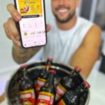 Arthur Picoli Instagram - O que você faria com R$ 100 mil no bolso? Que tal ser o herói do rolê, como eu, e ainda concorrer a prêmios? A cada 30 reais em garrafas retornáveis @ambev no @zedelivery, você pode se cadastrar no site da promoção e concorrer a até 100 mil reais e 20 mil prêmios instantâneos! Agora me conta aí qual retornável você escolhe pra hoje? E o que você faria com esse super prêmio? *Válido para garrafas de 300ml e 1L #GarrafasRetornáveisAmbev # ZeroisDoRole #BebaComModeração #Publi