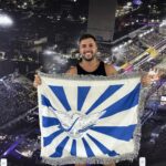 Arthur Picoli Instagram - Do BBB 21 para a Marquês de Sapucaí: o digital influencer Arthur Picoli, de 29 anos, anunciou a sua participação nos desfiles das escolas de samba do Rio de Janeiro. O ex-bbb vai desfilar pela Portela, que neste ano comemora os 100 anos da agremiação. Arthur virá em uma das alegorias da escola. O brother falou da expectativa em desfilar e como está sendo a preparação para o seu primeiro desfile na Avenida: “Foi uma honra receber esse convite de uma agremiação que está completando o seu centenário! Será mais uma experiência incrível que o pós-programa está me proporcionando! Já estou ansioso e prometo dar o sangue para colaborar e trazer sorte e sucesso para a escola e assim voltarmos no desfile das campeãs!”, comentou Arthur. Os cem anos da Portela, que vão ser comemorados no enredo do Carnaval 2023, prometem trazer grandes momentos dessa história de volta à Sapucaí. O desfile oficial da escola acontece na noite do dia 20 de fevereiro, segunda-feira, sendo a segunda escola a entrar no Sambódromo.