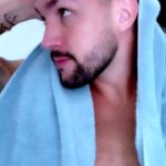 Arthur Picoli Instagram - É família, mais uma vez @bozzanooficial veio me mostrar que ser você é sua beleza e que quem escolhe Bozzano, escolhe aliados na hora de evidenciar seu estilo! Eles têm Gel Fixador para o cabelo; Espuma e Creme de Barbear Bozzano, que hidratam e facilitam para a lâmina deslizar pelo rosto; Bálsamo Pós-Barba, que hidrata a pele após barbear, e a Loção Facial Pós-Barba Bozzano Night Blue, que tem uma fragrância bem cheirosa para quem curte dar uma perfumada pós barbear; e o Desodorante Antitranspirante Bozzano Dry, que garante proteção de até 72h com toque seco na pele e sem silicone. Ah, e para ficar ainda melhor, você pode adquirir seus produtos na Loja Coty – loja on-line oficial de Bozzano, usando o meu cupom, que vai te dar 15% de desconto. Aproveite e siga @bozzanooficial para ficar por dentro das novidades da marca! #Publi
