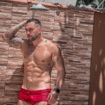 Arthur Picoli Instagram - Conduru 40 graus 😂😂 Tá calor aí tbm? Ai tá difícil o negócio 🫠