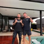 Arthur Picoli Instagram - Visitando o mais novo paulistano!!! Bem vindo irmão! A dupla improvavel segue unida, do BBB pra vida como se diz, né!?
