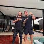 Arthur Picoli Instagram - Visitando o mais novo paulistano!!! Bem vindo irmão! A dupla improvavel segue unida, do BBB pra vida como se diz, né!?
