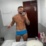 Arthur Picoli Instagram - A famosa do feed para o story… Obs: fui p praia e não tirei nenhuma foto kakakaka