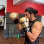Arya Instagram – Wanna be mentally and physically strong @chennaimmatrainingacademy is the place 💪💪💪🔥🔥🔥 @santhosh1910 master is the man 🤗👍 #MrX #Sarpatta2 
Proud to be a fighter 🔥