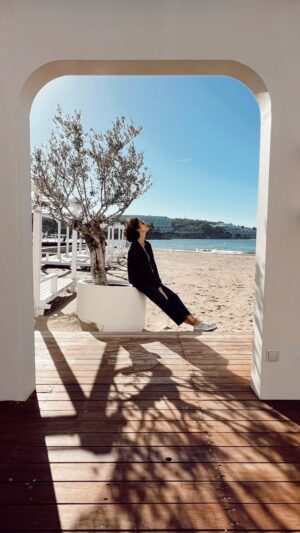 Arzum Onan Instagram - Son 10 günden minik görseller.. Nice, Monaco, Milano ve Atina’dan iki galibiyet ve unutulmayacak anılarla yılın kapanışı olsun @bernataman @paobcgr 🎄