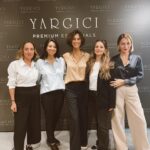 Arzum Onan Instagram – Dün bu saatlerden.. 🤎 güzel bir sohbetten.. 
@yargici_tr #premiumessentials