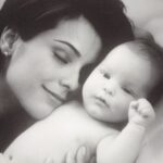 Arzum Onan Instagram - Sevgi dolu tüm kalplere.. bu özel gün kutlu olsun💐