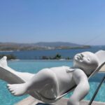 Arzum Onan Instagram – İçinde benim de heykellerimin olacağı, her tarafı sanat kokan şahane bir mekandan; son birkaç günden.. 
teşekkürler @caressebodrum 💙