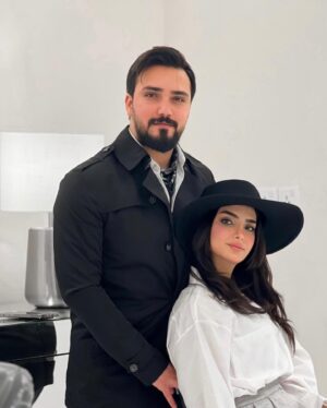 Asawer Ezzat Instagram - 🫰🏻🖤