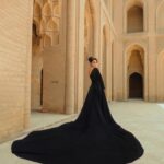 Asawer Ezzat Instagram - قل للمليحة في الخمار الاسود .ماذا فعلت بناسك متعبد Potato @saif.teemo Video @nabeelalasmer Fashion designer @eng.walaa_ali Makeup and hair @reyam_makeup_artist