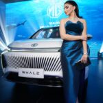 Asawer Ezzat Instagram - موجة من الروعة MG WHALE الجديدة كليا حفل اطلاق سيارة MG 2024 . . Dress @yona.iq @nourfathallah تصوير المبدع @moaml.ha