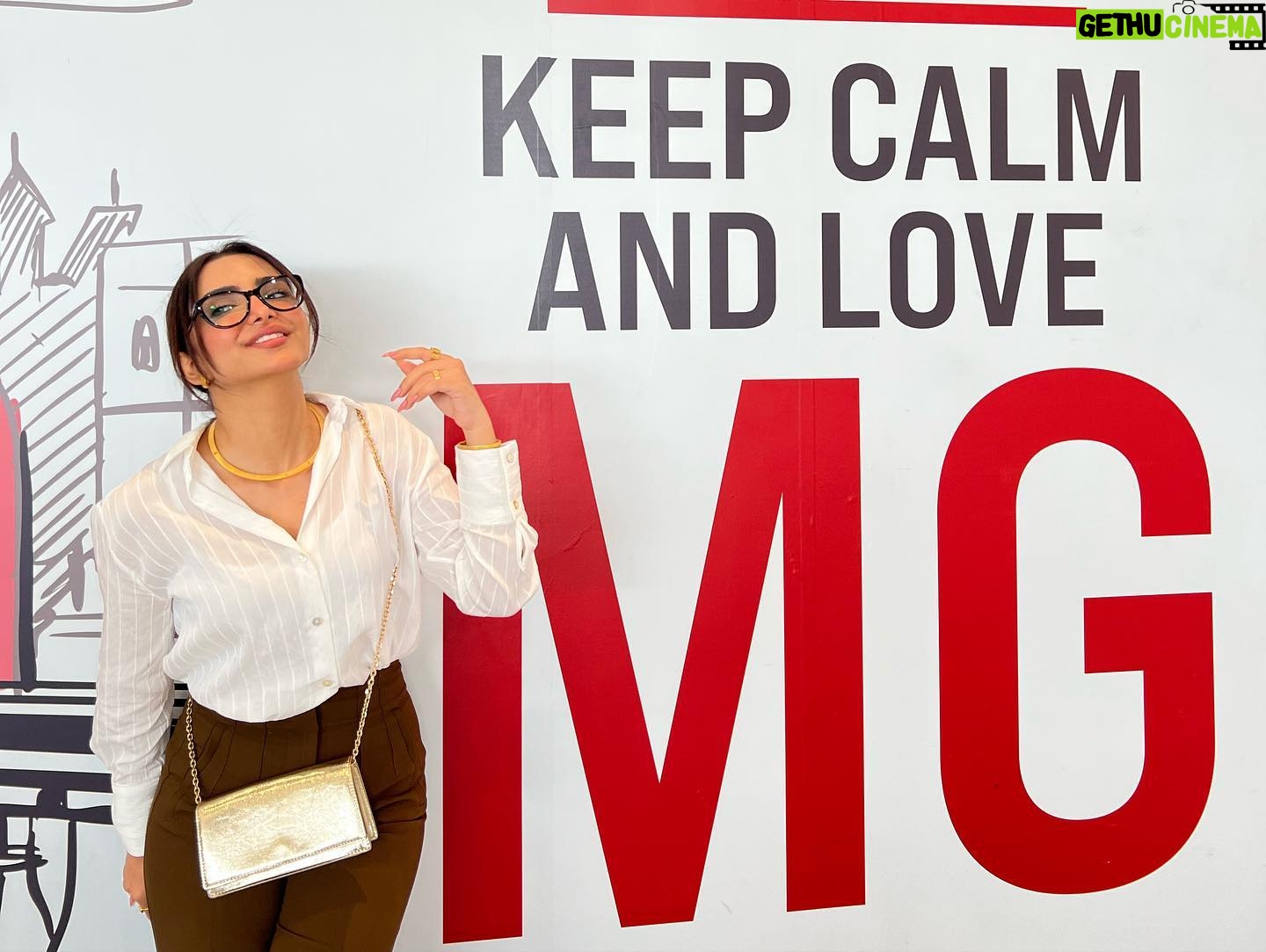 Asawer Ezzat Instagram - MG هلو كلش سعيده بتعاون مع شركة @mgmiddleeast @mgmotoriraq 🎁راح تشوفون سيارتي الحلوه قريبا