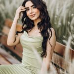 Asawer Ezzat Instagram – عايشة سني وبغني وبحب الحياه☀️🤍. 
Dress : @reesh_boutique2