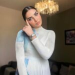 Asawer Ezzat Instagram – شايفين من نسمع اغنيه ونضل نرددها 🤣
شنو الاغنيه الي ترددوها هل ايام ومتعلقين بيها🤪
👗السوت من @reesh_boutique2 
المكياج والشعر يم @riyam_beeauty