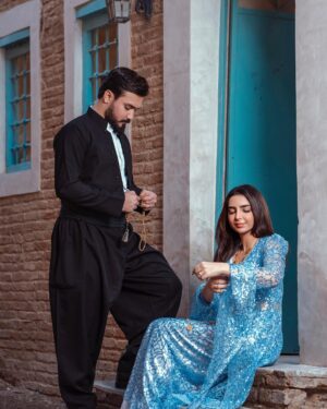 Asawer Ezzat Instagram - نوروزتان پيروز بيت 🔥 
:
عيد نوروز مبارك 
:
📸 @johangiliana 
@kurd_fashion6 الزي الكردي من🫰🏻
