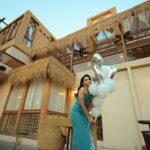 Asawer Ezzat Instagram – هل سنة جانت مختلفه كلش من حياتي كله هواي تعلمت منها اشياء حلوه وايجابيه  شكرا وممتنه جدا الها استقبل عامِ بكل حب ونجاح وطاقه ايجابيه❤️⭐️
تصوير صديقي المبدع عز 🤞🏾 @66nnv 
الفستان الجميل من تصميم نور فتح الله اخذته من 👗 @yona.iq 
مكياج وشعر  حبيبة روحي. @riyam_beeauty
شعر المبدع @jood_zain_