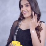 Asees Kaur Instagram - Lo ji !! #Ammiye is trending 🩵 Loving all the reels !! Keep sharing & thank you for all the love 🎥- @jogisinghmunde