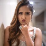 Asees Kaur Instagram - Bandi Chorh Diwas te Diwali di bahut bahut mubaarkaan 💥