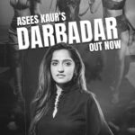 Asees Kaur Instagram - Let’s debate! Can @aseeskaurmusic create a song that WON’T get stuck in your head? She’s joins the ‘Crew’ to deliver ‘Darbadar’ to us, this song is a story waiting to be felt, arriving at just the right time to soak up the emotions. Listen now! [singer, Bollywood, love song, out now] #tmtm #tmexclusive #tmtalentmanagement #aseeskaur #aseeskaurmusic #darbadar #kareenakapoorkhan #tabu #kritisanon #hindimovie #explore