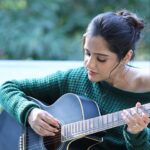 Asees Kaur Instagram - Closest to my heart like Khayaal ❤️ Goldsss Aap aur Music 💫 #khayaal #aseeskaur #goldiesohel