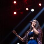 Asees Kaur Instagram - Saying thank you through pictures 😇 @i.fest @daiictofficial @spectal.management @tmtalentmanagement 📸- @devthakkarz @karanghodapictures @its_kishan_creation #aseeskaur #live #ahemdabad